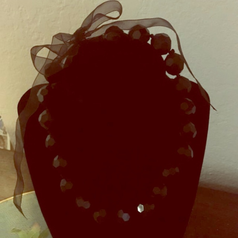 Chocker with ribbon tie